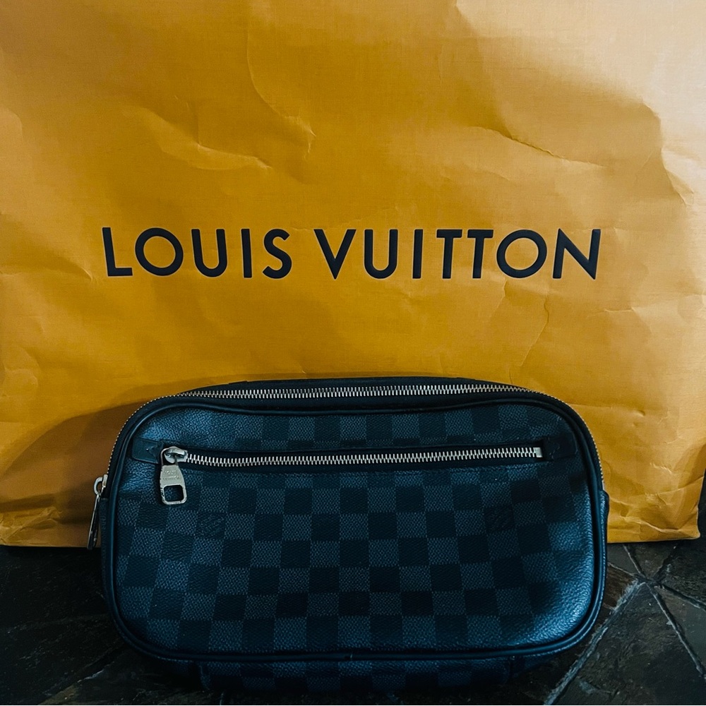 Louis Vuitton Body Bag Damier Graphite Ambrell
